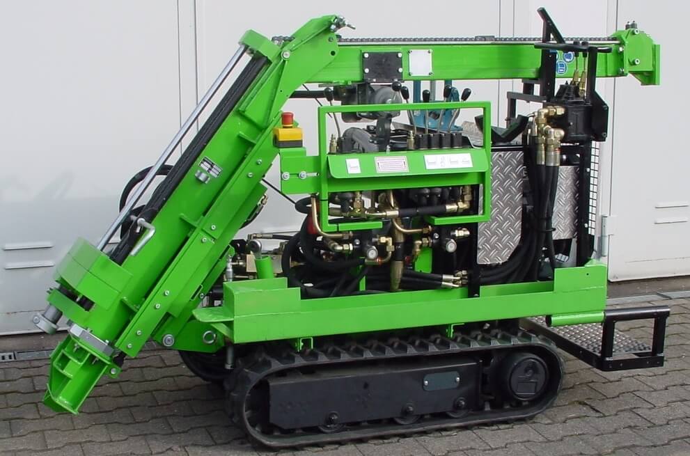 GTR 790 gumilánctalpas verőszonda és fúróberendezés ejtősúlyokkal GTR 790 gumilánctalpas verőszonda és fúróberendezés ejtősúlyokkal