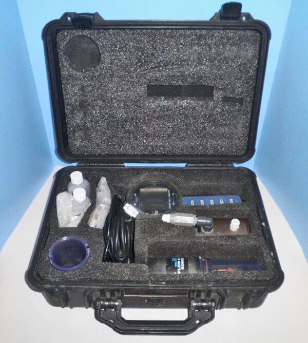 MP20 MicroPurge átfolyócella és multiparaméteres vízminőségmérő műszer terepi hordkofferben, II. MP20 MicroPurge átfolyócella és multiparaméteres vízminőségmérő műszer terepi hordkofferben, II.