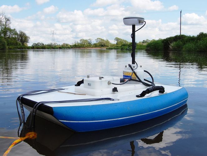 River Surveyor ADCP vízhozammérő hajótesten